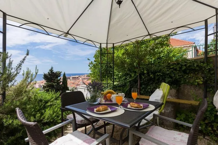 Apartment Purple Rain - Studio Apartment with Terrace and Sea View-Outdoor