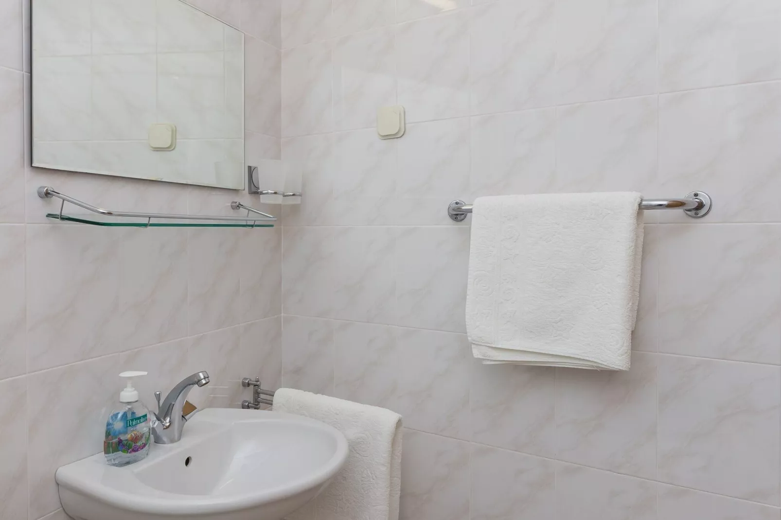 Apartments Miskovic - Studio Apartment with Balcony and Sea View (East)-Bathroom
