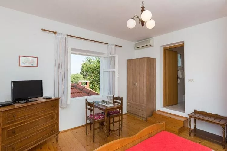 Apartments Miskovic - Duplex One Bedroom Apartment with Balcony and Sea View (West)-Bedroom