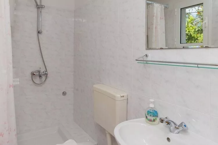Apartments Miskovic - Duplex One Bedroom Apartment with Balcony and Sea View (West)-Bathroom