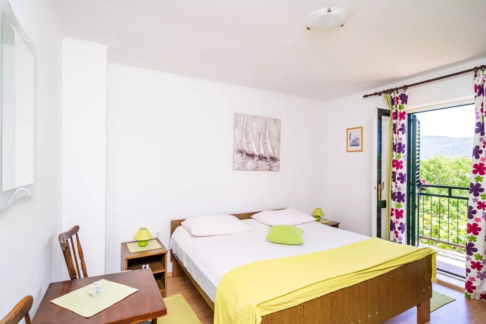 Apartment Laurel Leaf - Three Bedroom Apartment with Terrace-Bedroom