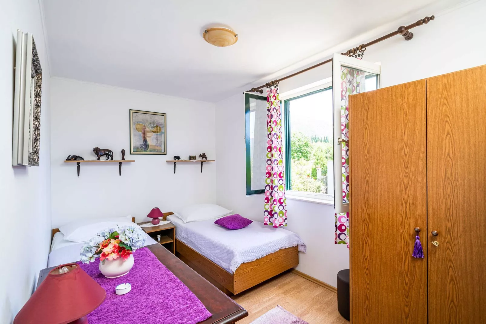 Apartment Laurel Leaf - Three Bedroom Apartment with Terrace-Bedroom