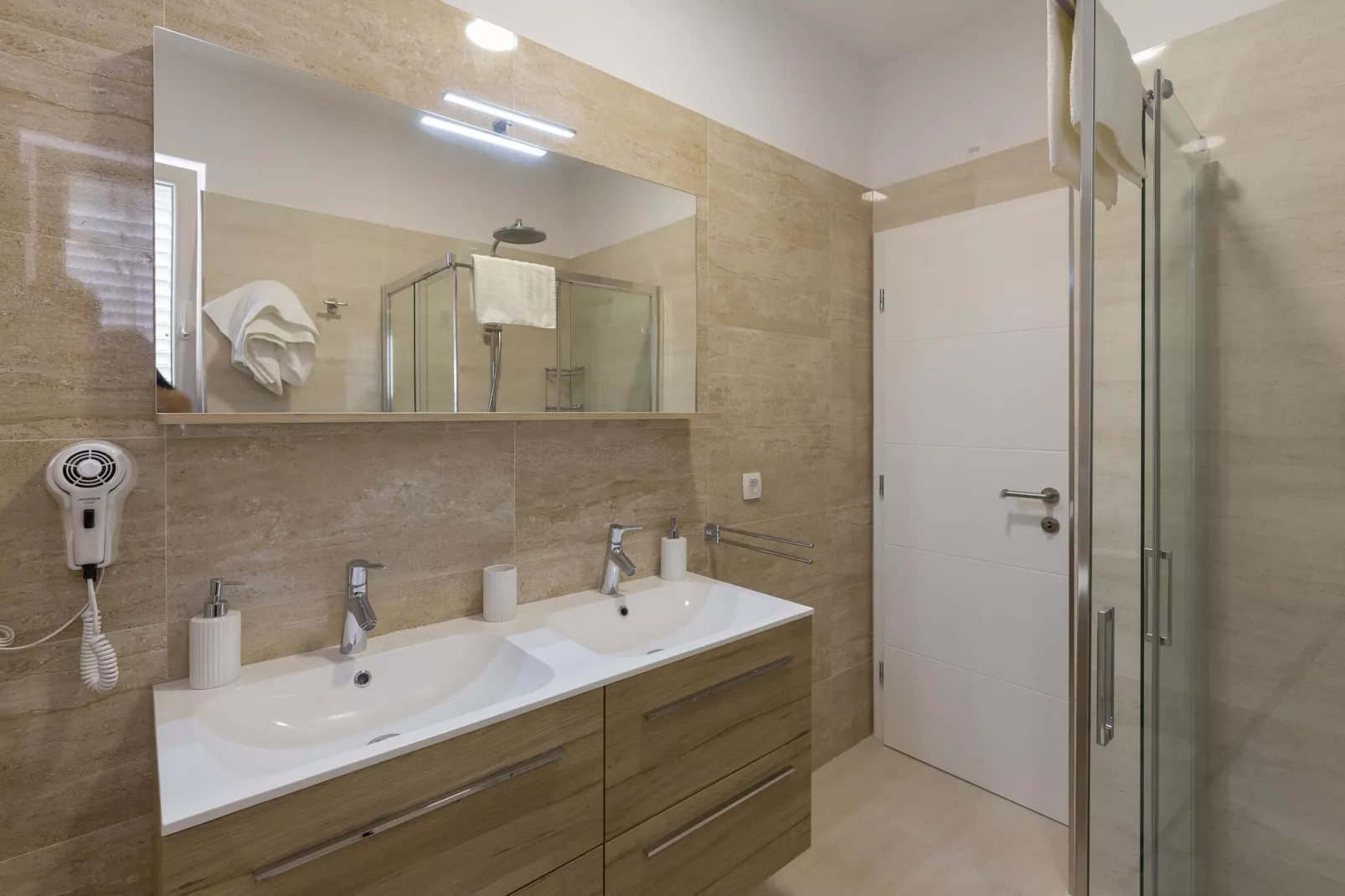 Amorino of Dubrovnik Apartments - Studio Apartment with Terrace and Sea View (Apartment Lavanda)-Bathroom