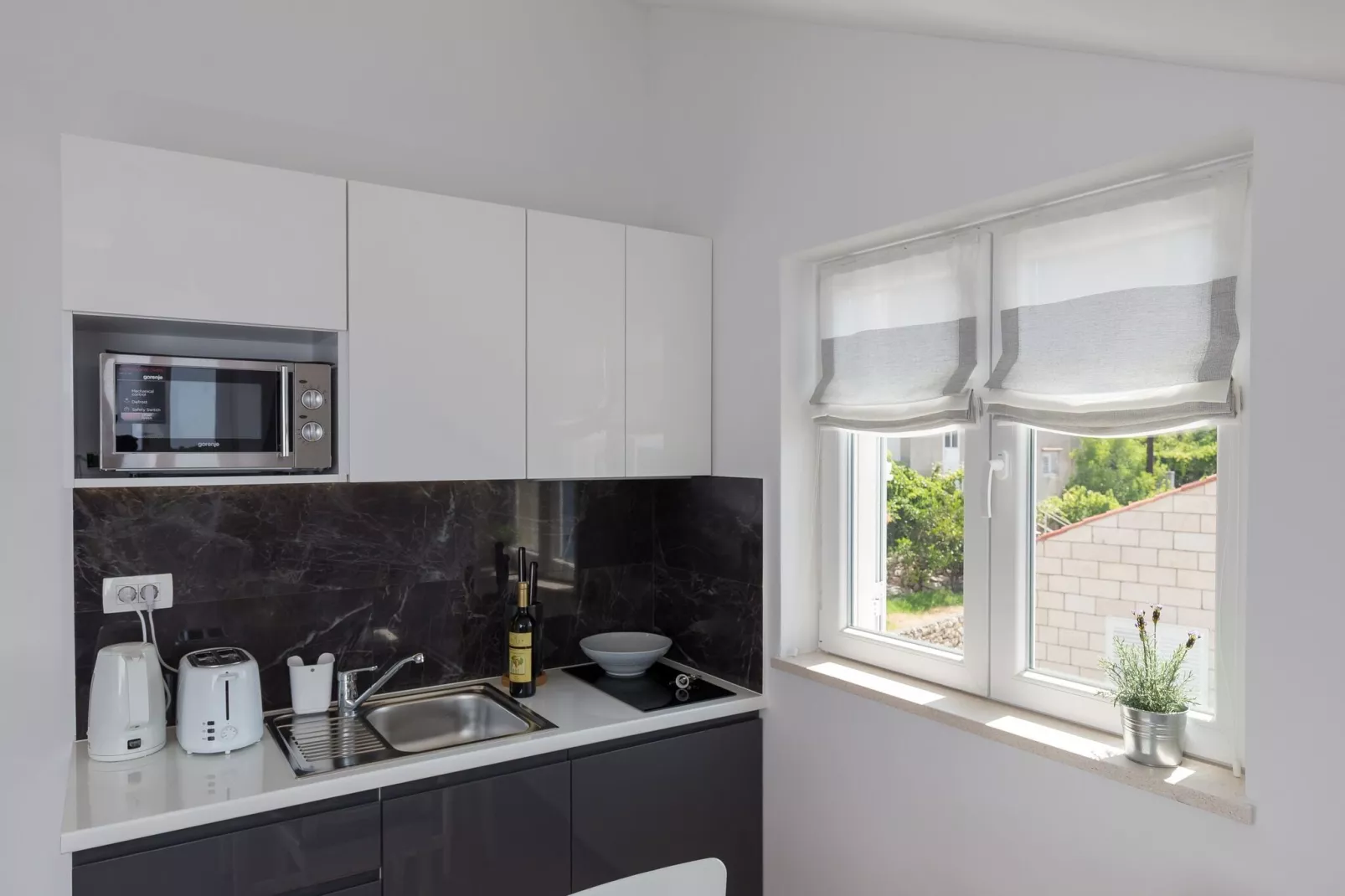 Amorino of Dubrovnik Apartment - Two Bedroom Apartment with Terrace and Sea View (Apartment Ruzmarin)-Cuisine