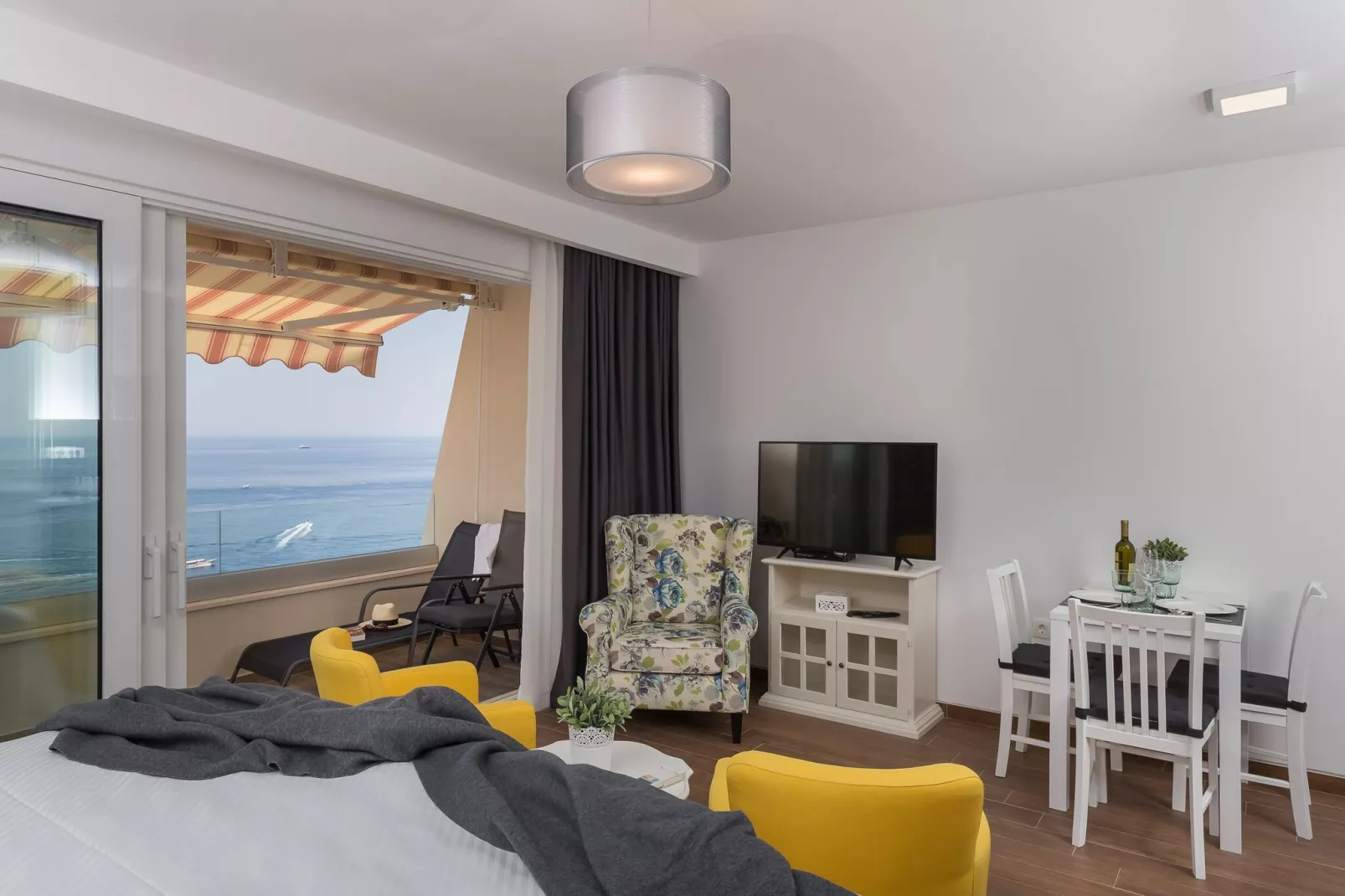 Amorino of Dubrovnik Apartments - Studio Apartment with Balcony and Sea View (Apartment Lovor)-Bedroom