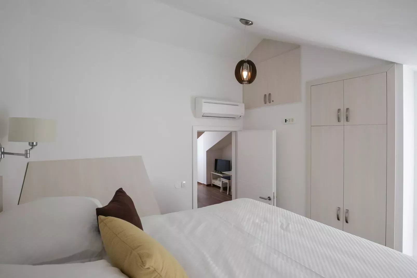 Amorino of Dubrovnik Apartments - One Bedroom Apartment with Balcony and Sea View (Apartment Maslina)-Schlafzimmer