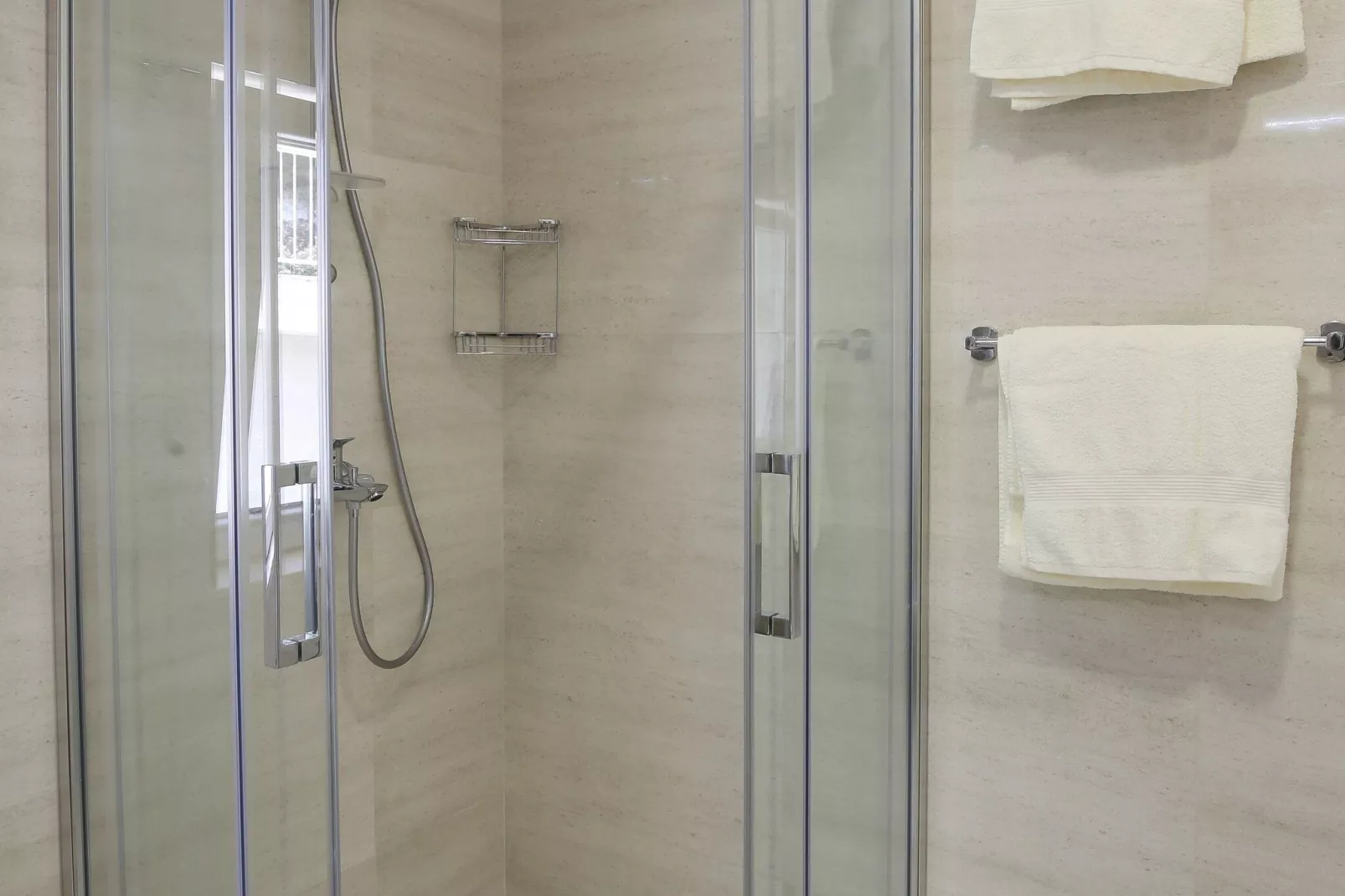 Amorino of Dubrovnik Apartments - One Bedroom Apartment with Balcony and Sea View (Apartment Maslina)-Badezimmer