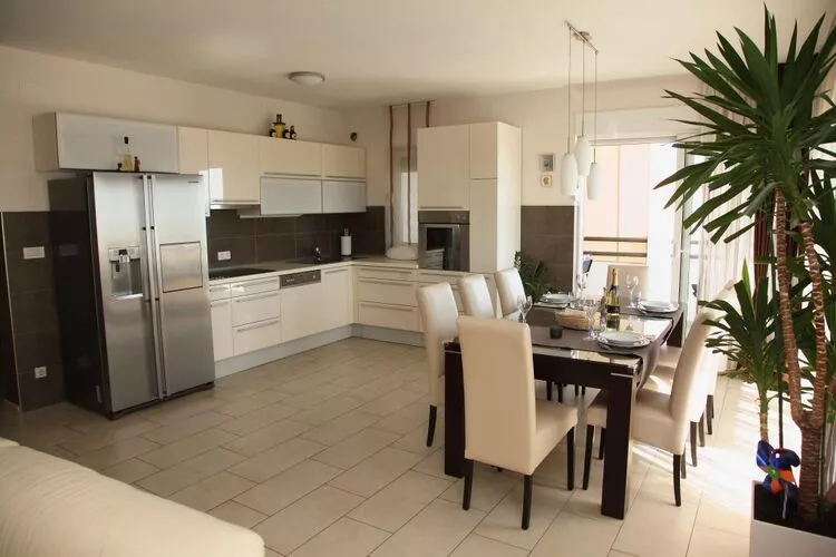 Apartment Toma (ST) - Comfort Two Bedroom Apartment with Terrace and Sea View (A2 - gornji)-Kitchen