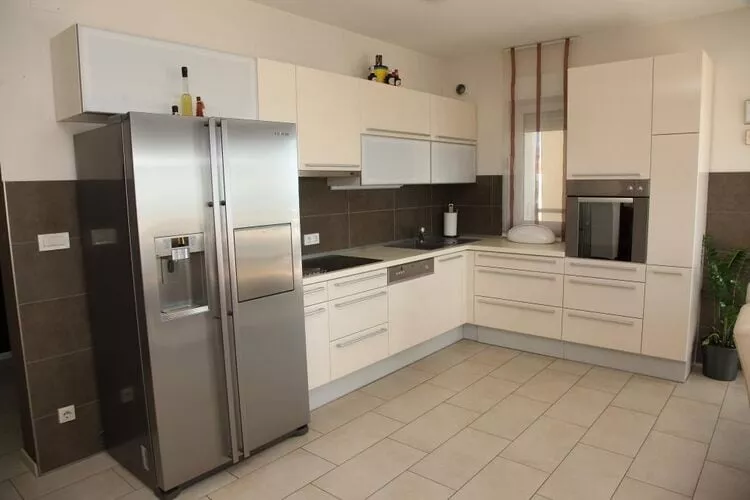Apartment Toma (ST) - Comfort Two Bedroom Apartment with Terrace and Sea View (A2 - gornji)-Kitchen