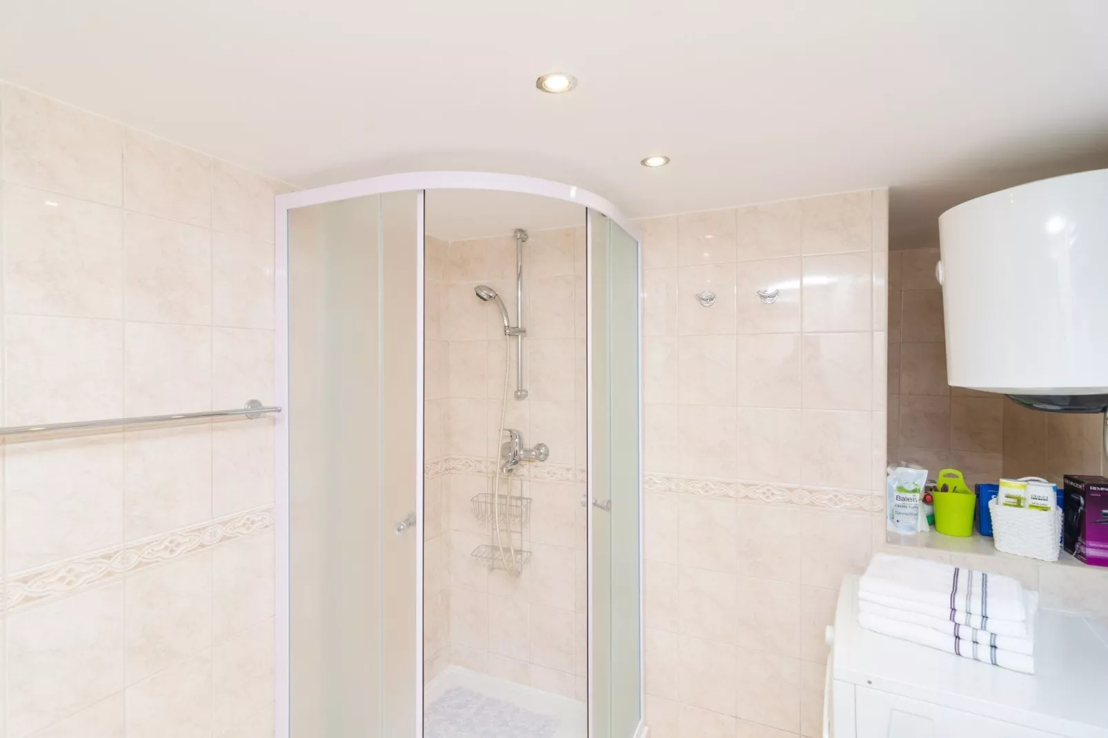 Apartment Domix - Two Bedroom Apartment-Badezimmer