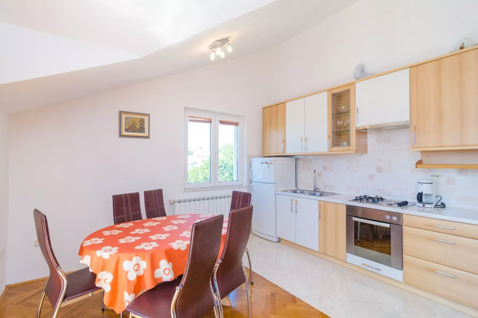 Apartment Feel Phili - Two Bedroom Apartment with Balcony and Sea View-Kitchen