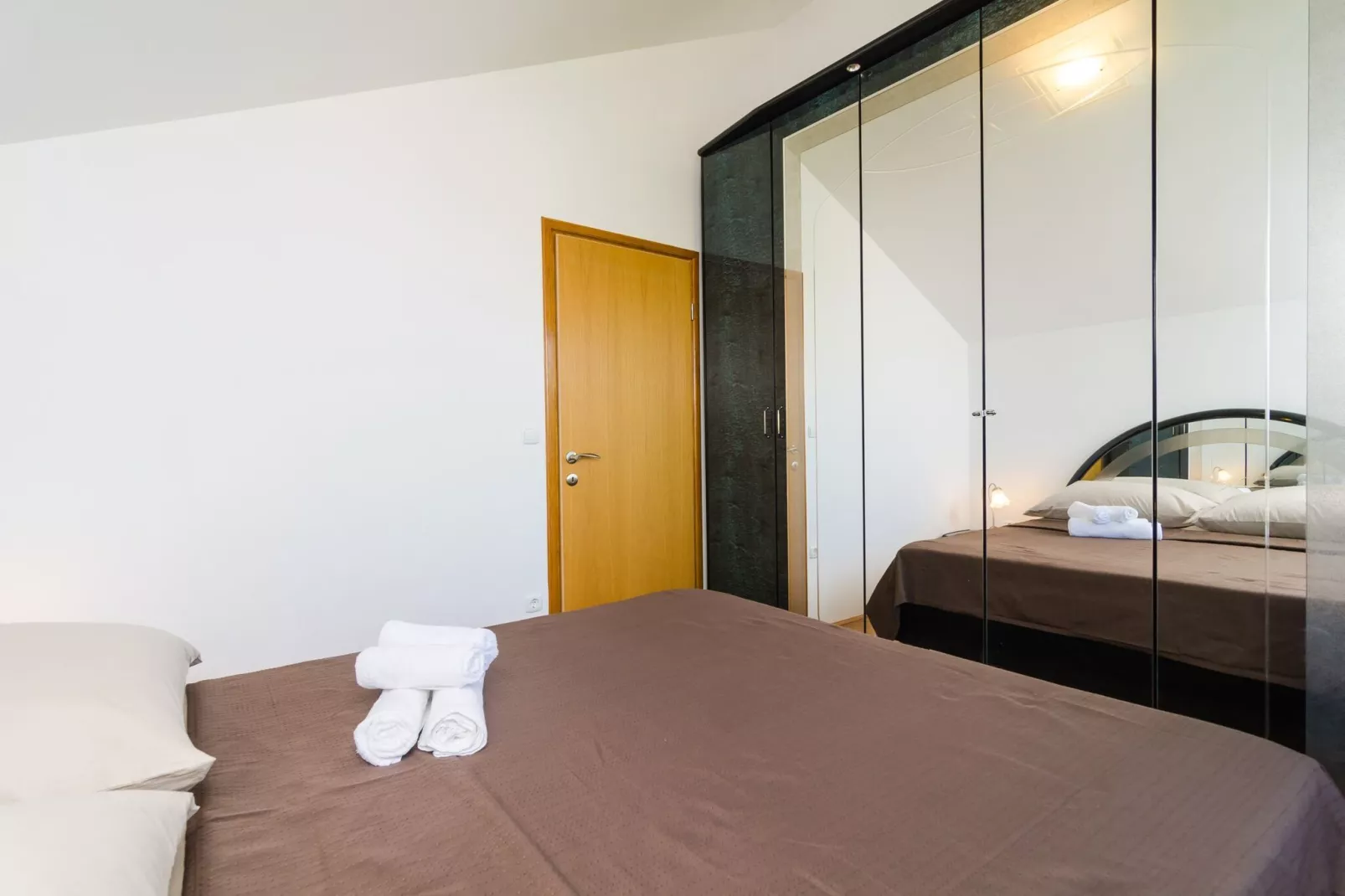 Apartment Feel Phili - Two Bedroom Apartment with Balcony and Sea View-Bedroom