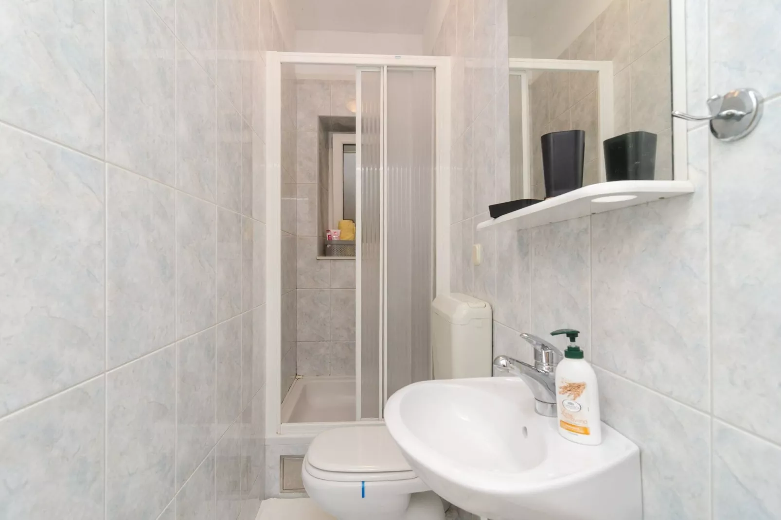 Apartments Davor - Two Bedroom Apartment with Sea View and Terrace-Bathroom