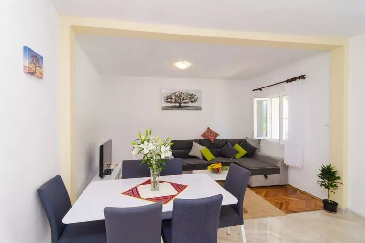 Villa Dalmatian Gem - Two-Bedroom Villa with Terrace and Swimming Pool-Dining room