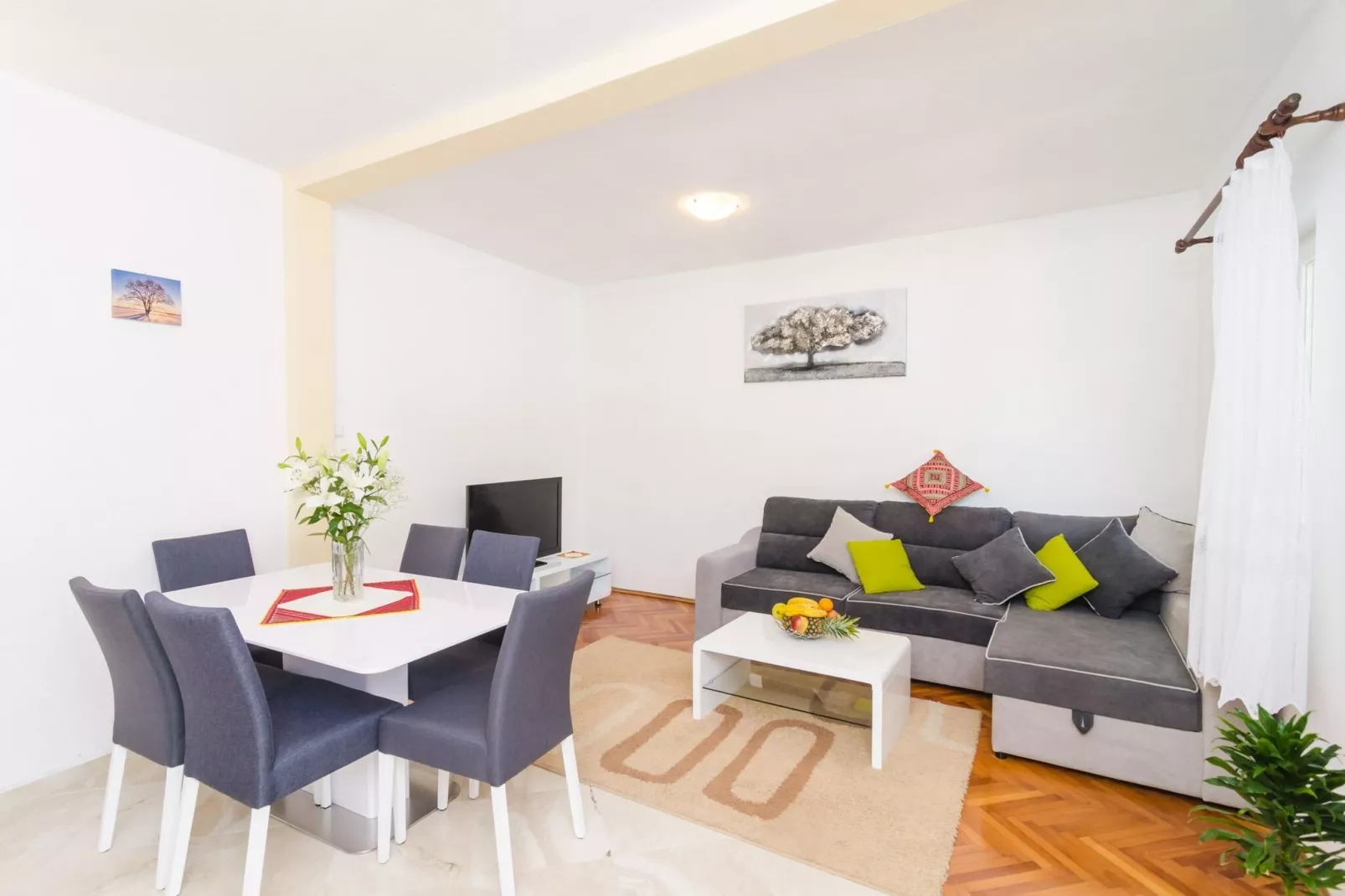 Villa Dalmatian Gem - Two-Bedroom Villa with Terrace and Swimming Pool-Dining room