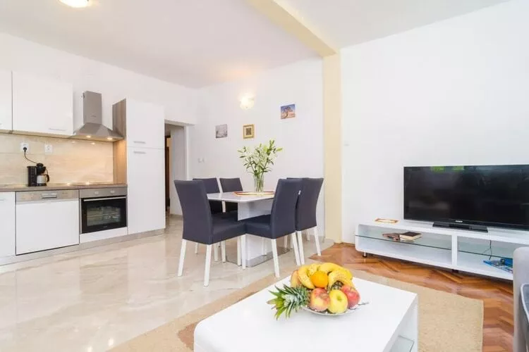 Villa Dalmatian Gem - Two-Bedroom Villa with Terrace and Swimming Pool-Kitchen