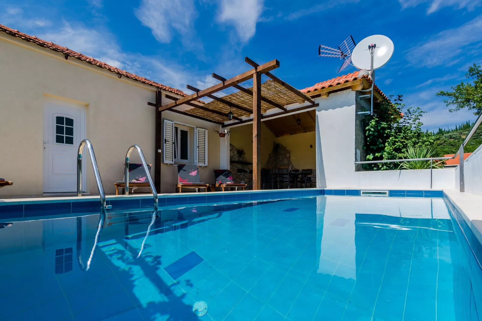 Villa Dalmatian Gem - Two-Bedroom Villa with Terrace and Swimming Pool-Pool