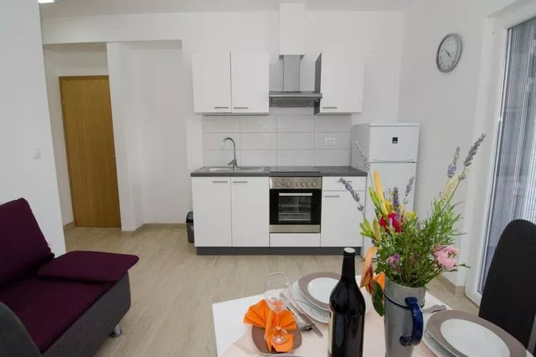Apartments Vesela - Comfort One Bedroom Apartment with Balcony and Sea View-Kitchen