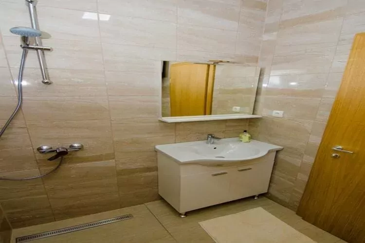 Apartments Vesela - One Bedroom Apartment with Balcony and Sea View-Bathroom