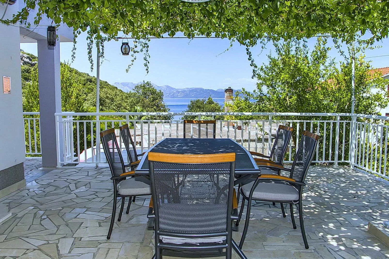 Apartments Vesela - One Bedroom Apartment with Balcony and Sea View-Terrace balcony