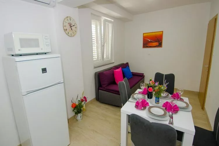Apartments Vesela - Premium One Bedroom Apartment with Terrace and Partial Sea View