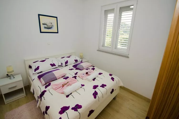 Apartments Vesela - Premium One Bedroom Apartment with Terrace and Partial Sea View-Chambre