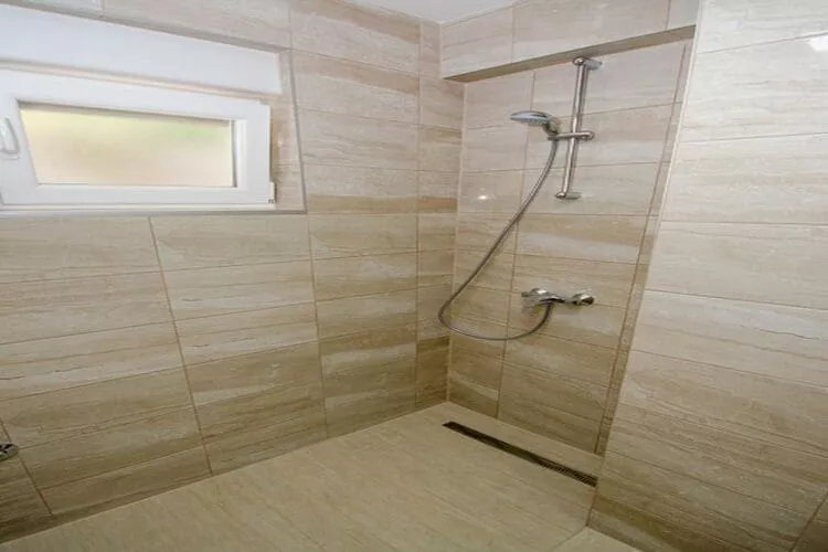 Apartments Vesela - Premium One Bedroom Apartment with Terrace and Partial Sea View-Salle de bain