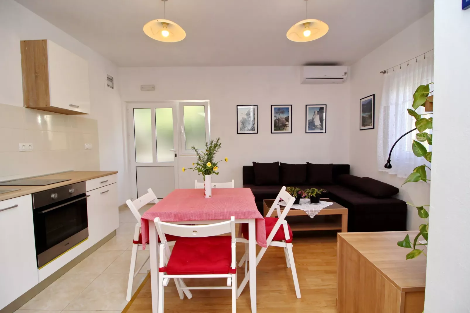 Apartments Nodilo - One Bedroom Apartment with Balcony and Sea View (Apt 1)-Innen