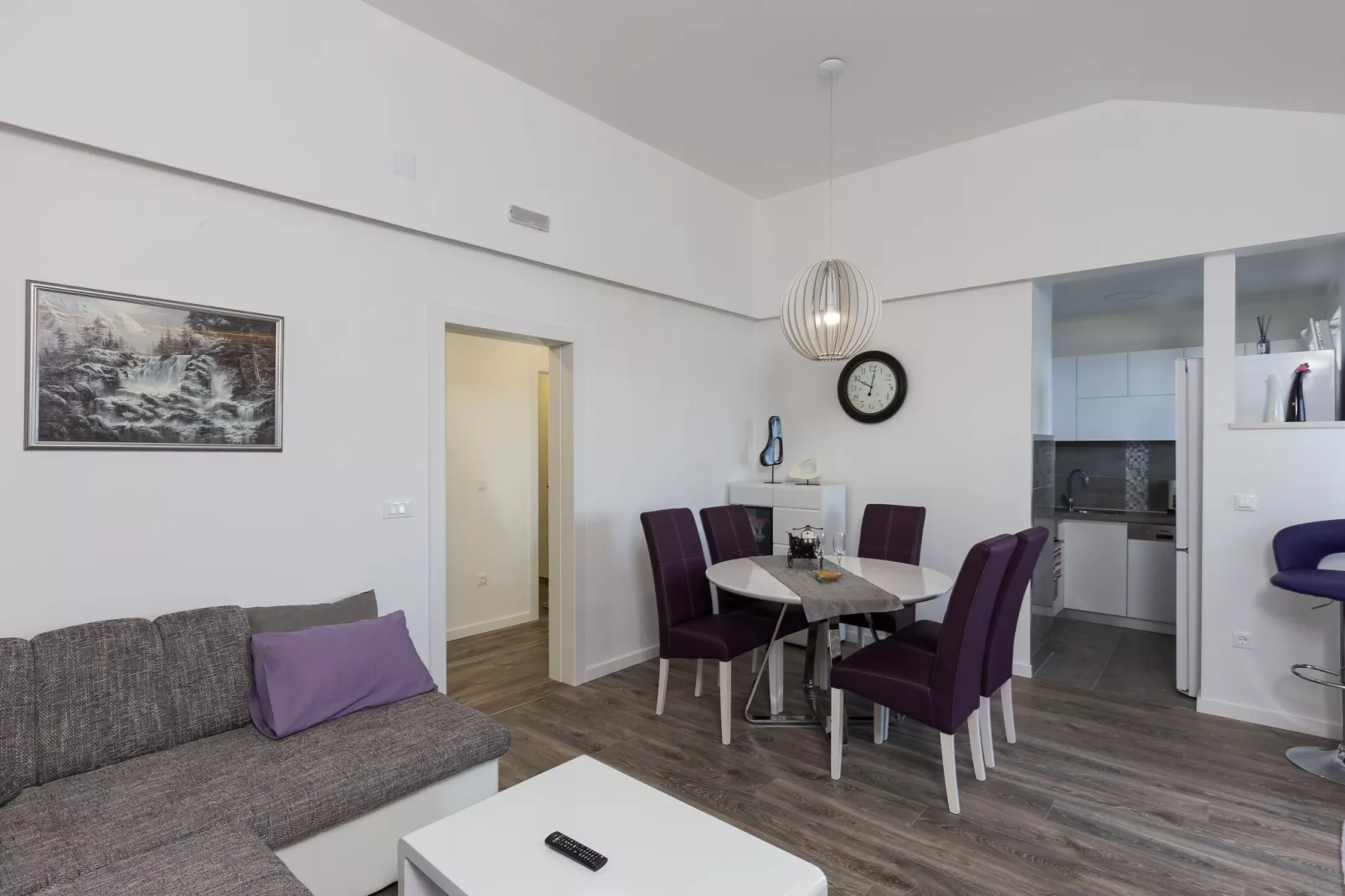 Apartment H&D - Two Bedroom Apartment with Balcony and Sea View-Dining room