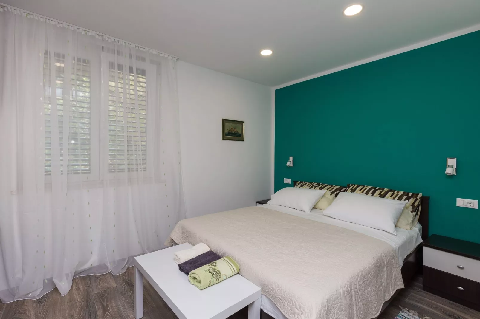 Apartment H&D - Two Bedroom Apartment with Balcony and Sea View-Bedroom