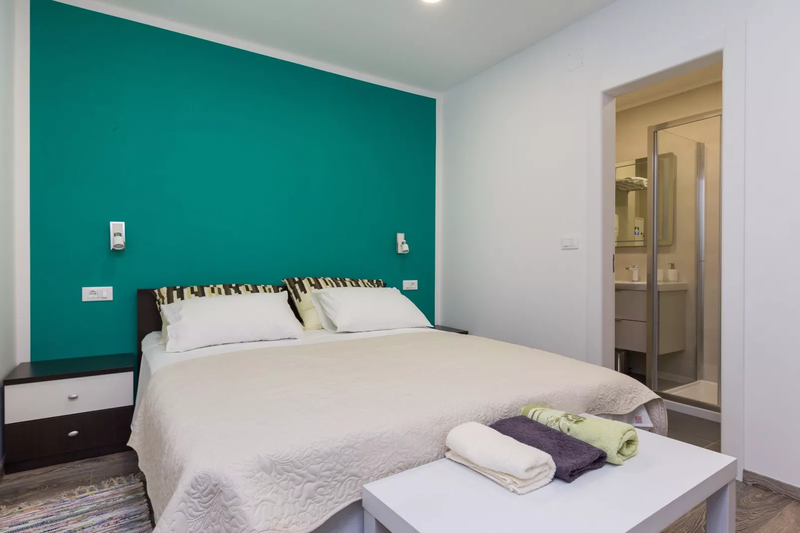 Apartment H&D - Two Bedroom Apartment with Balcony and Sea View-Bedroom
