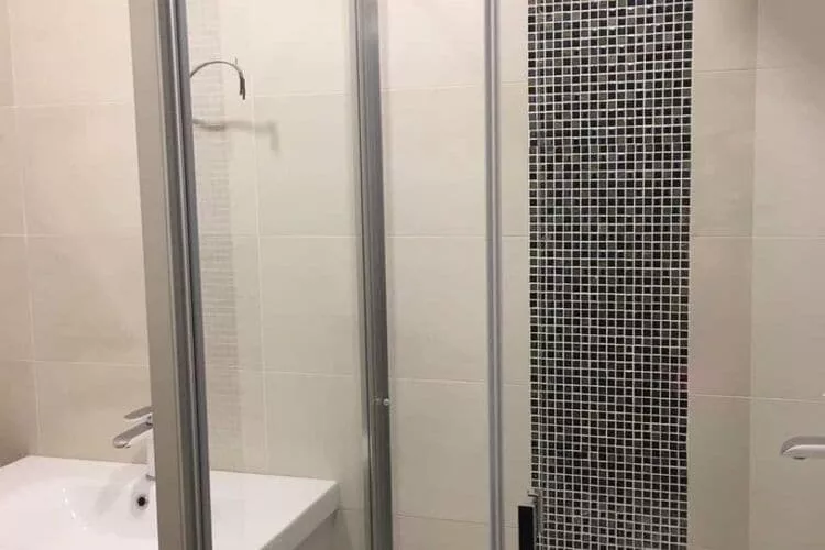 Apartment H&D - Two Bedroom Apartment with Balcony and Sea View-Bathroom