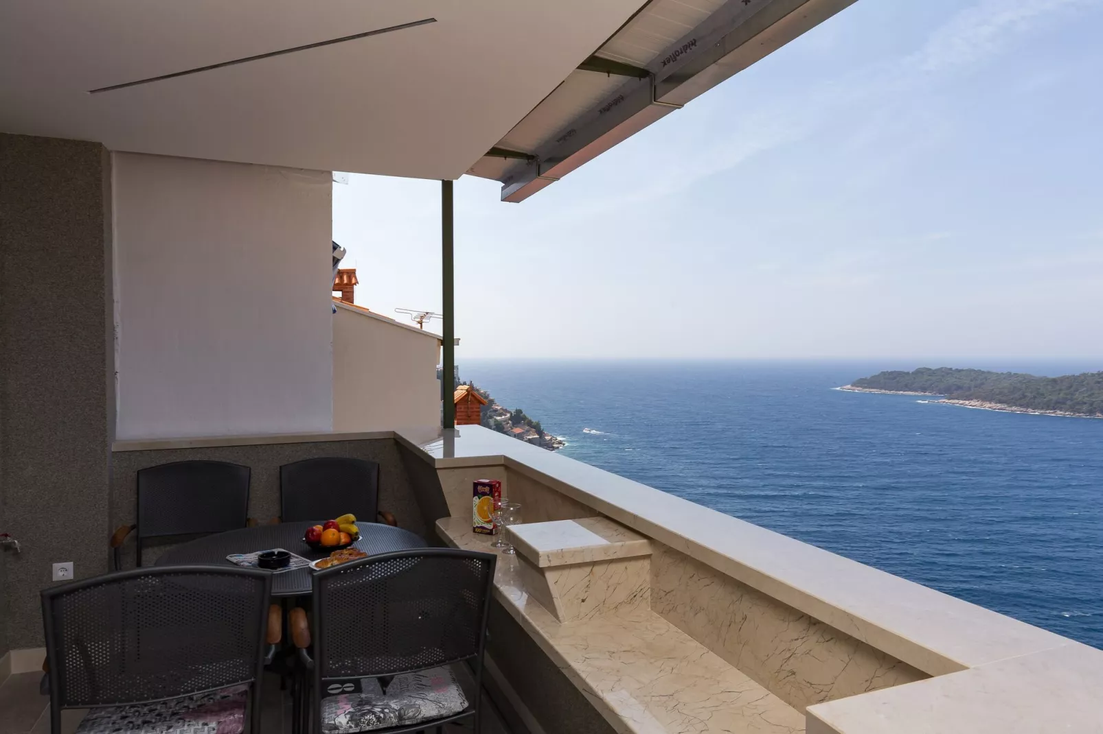 Apartment H&D - Two Bedroom Apartment with Balcony and Sea View-Outdoor