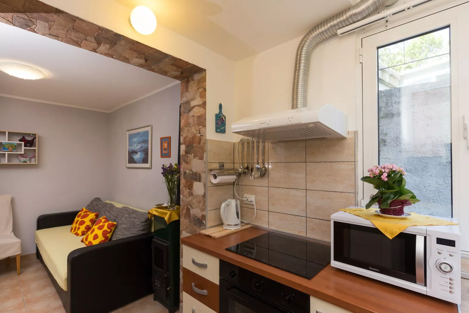 Apartment Lolo - Two Bedroom Apartment with Loggia and Street View-Küche