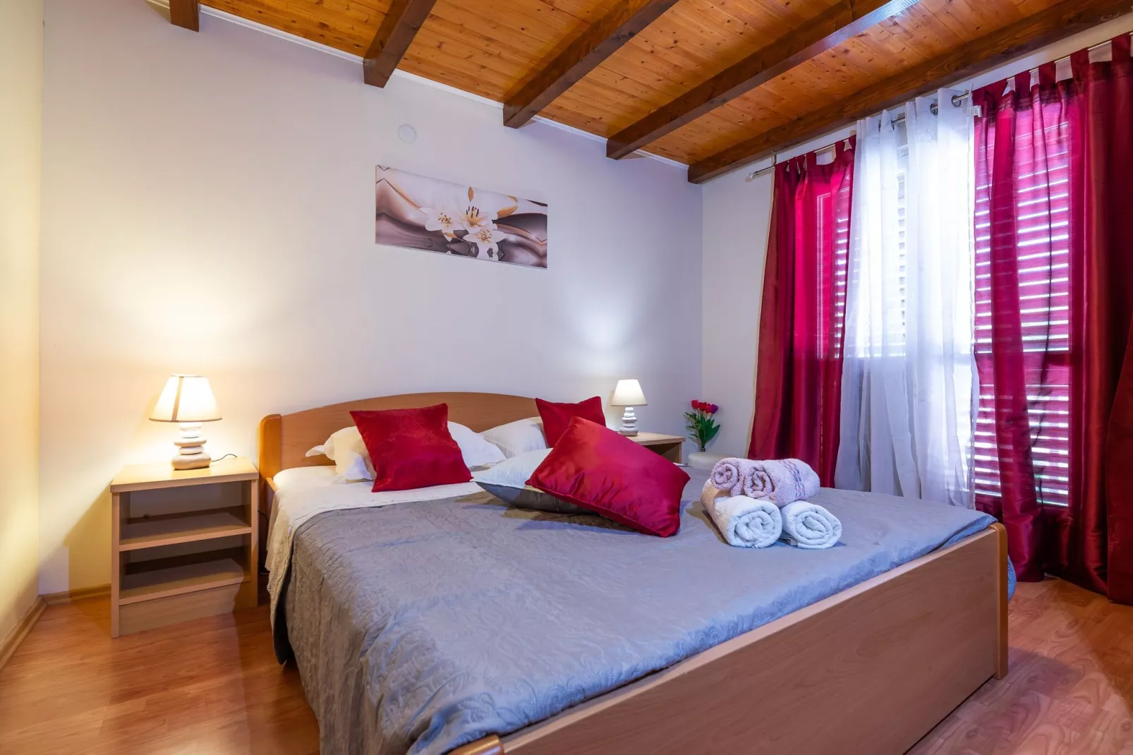 Apartment Maja's Style - Two Bedroom Apartment with Terrace and Garden View-Bedroom