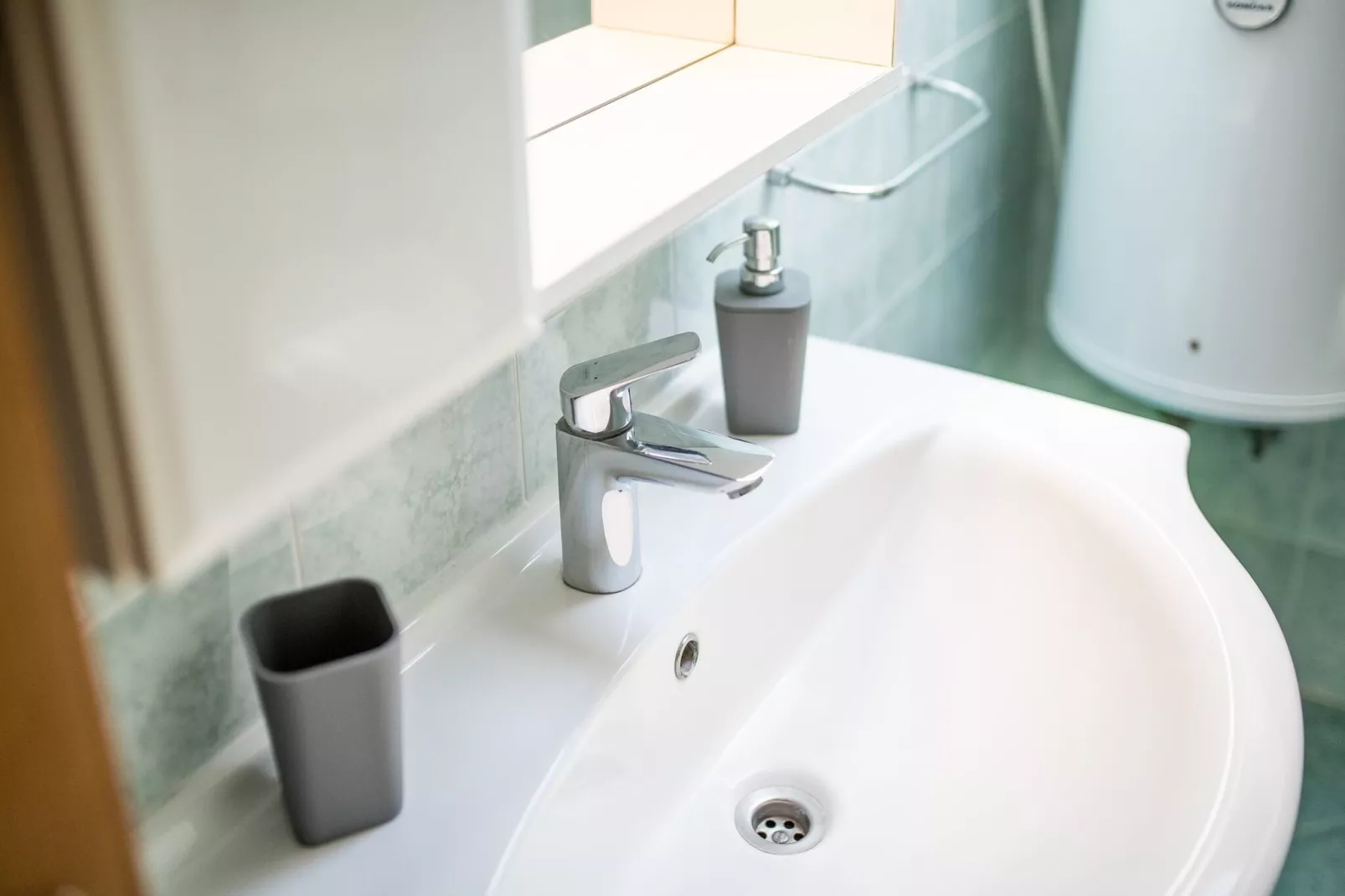Apartment Maja's Style - Two Bedroom Apartment with Terrace and Garden View-Bathroom