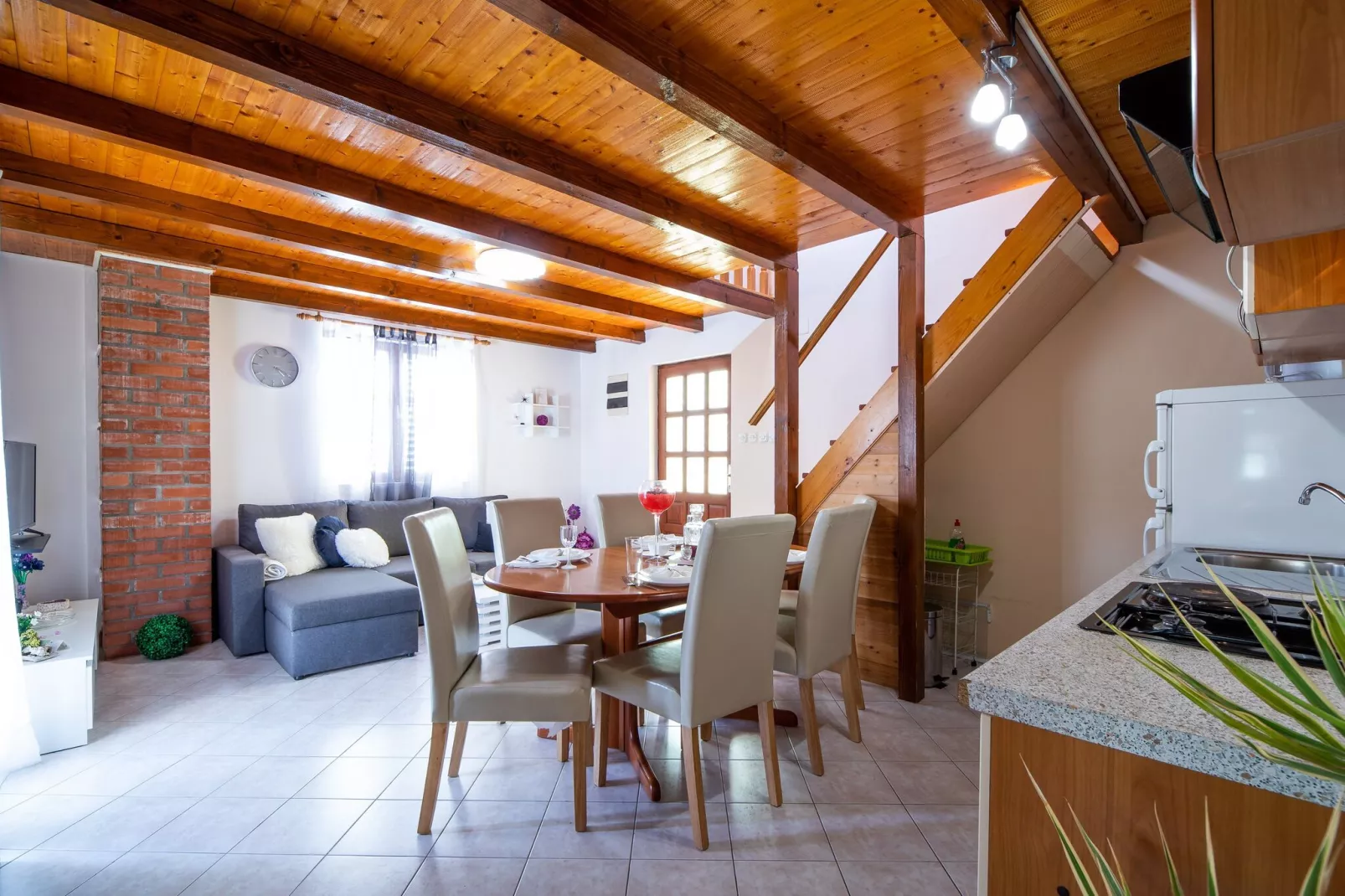 Apartment Maja's Style - Two Bedroom Apartment with Terrace and Garden View-Living room