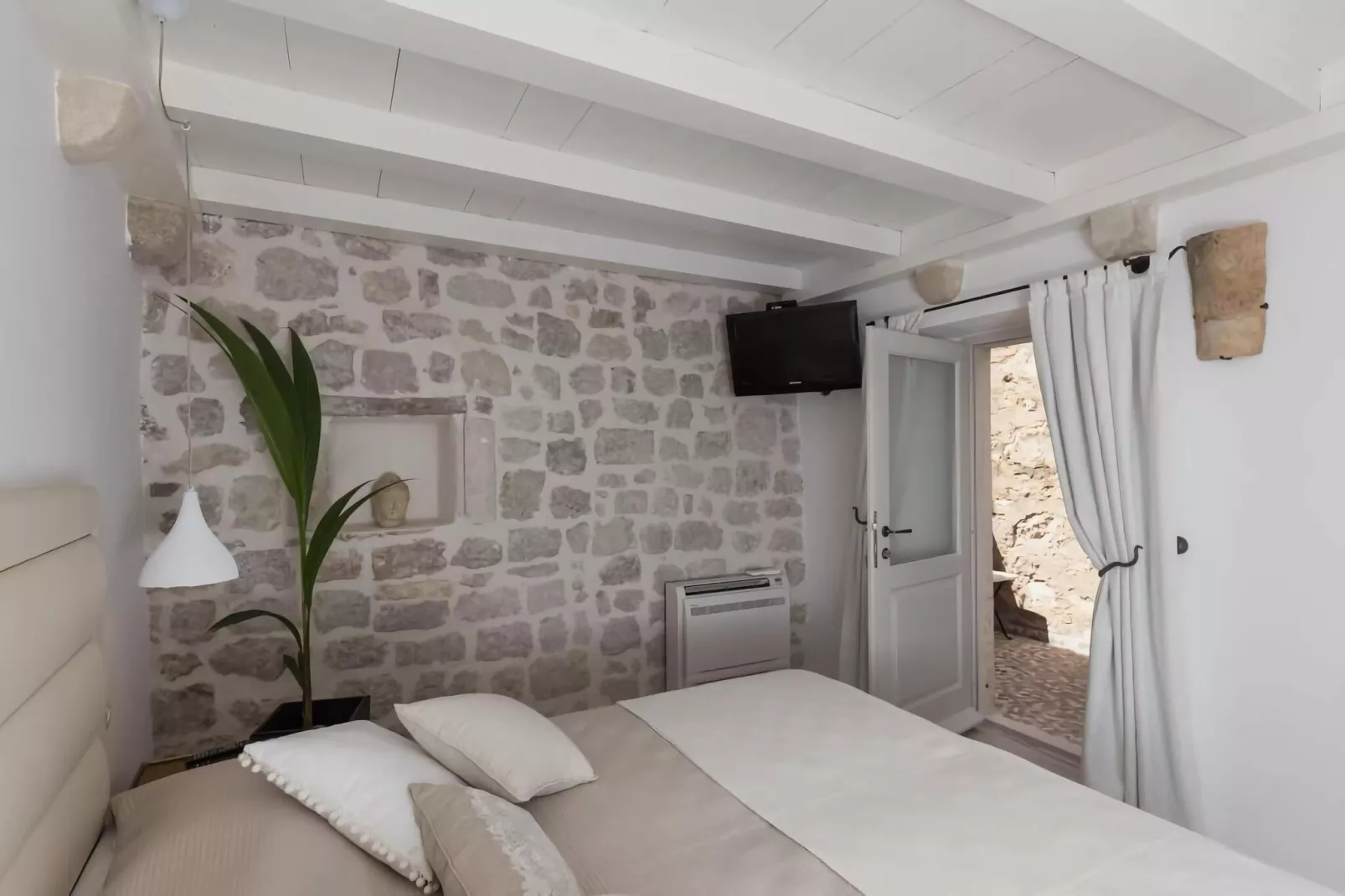 Dubrovnik Sweet House - Deluxe Double Room with Terrace (SOBA 1)-Bedroom