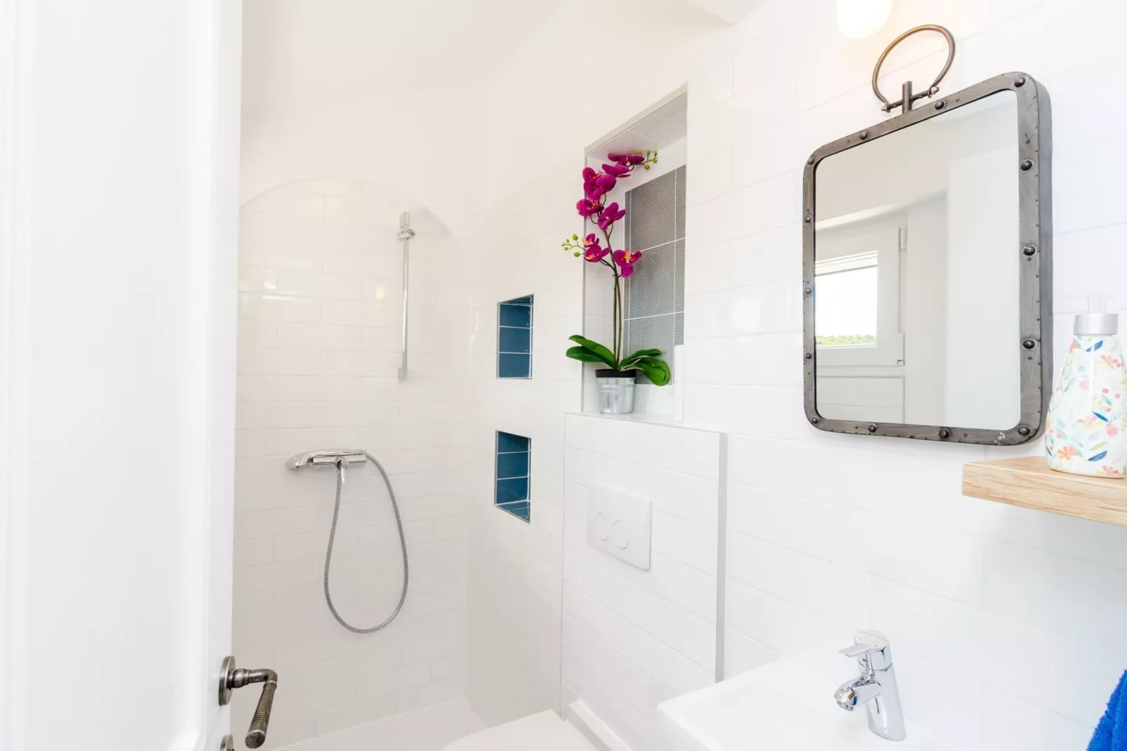 Villa Sofija - Three Bedroom Villa with Terrace and Swimming Pool-Bathroom