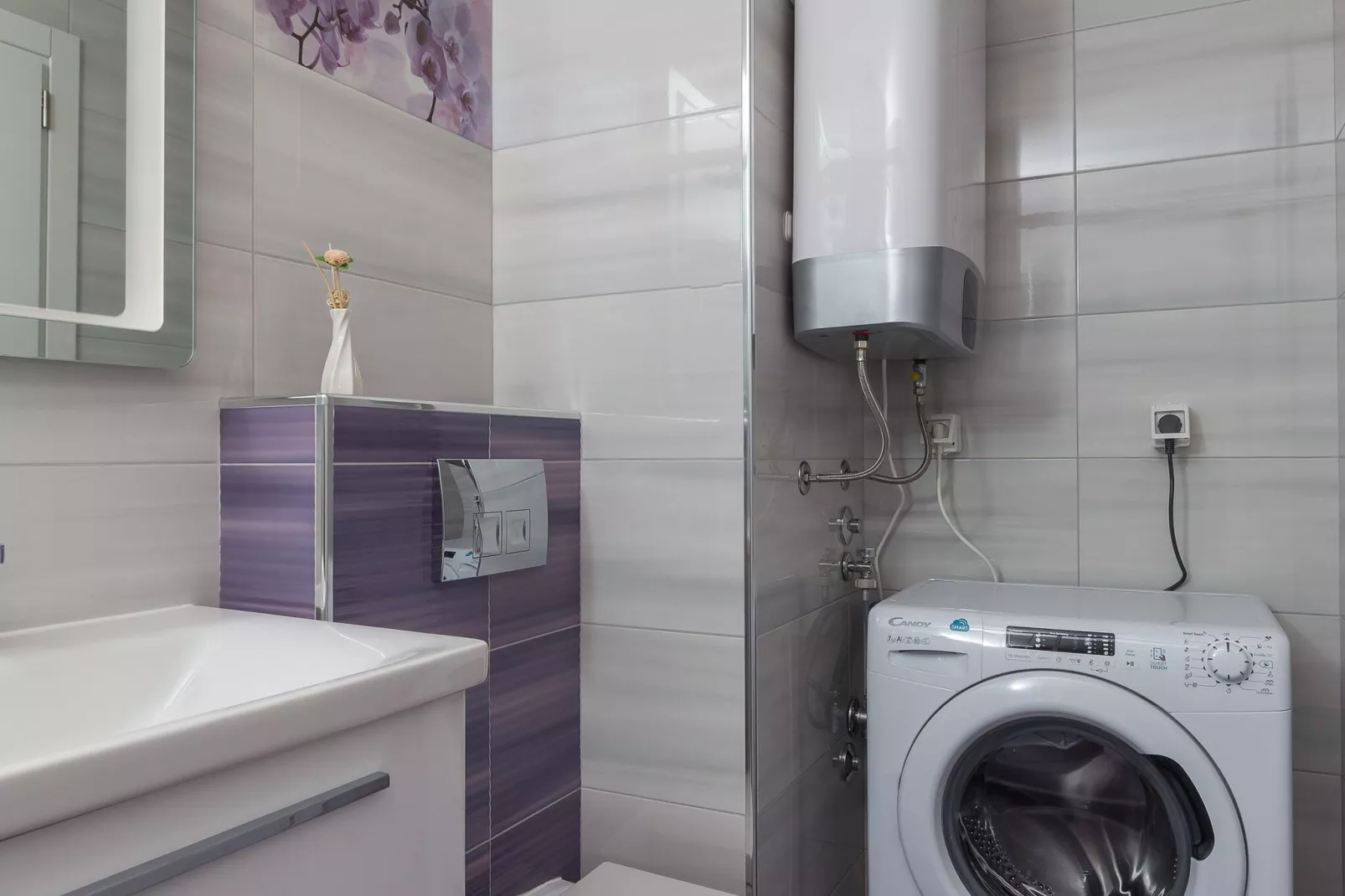 Apartment South Side - Studio Apartment with City View-Bathroom