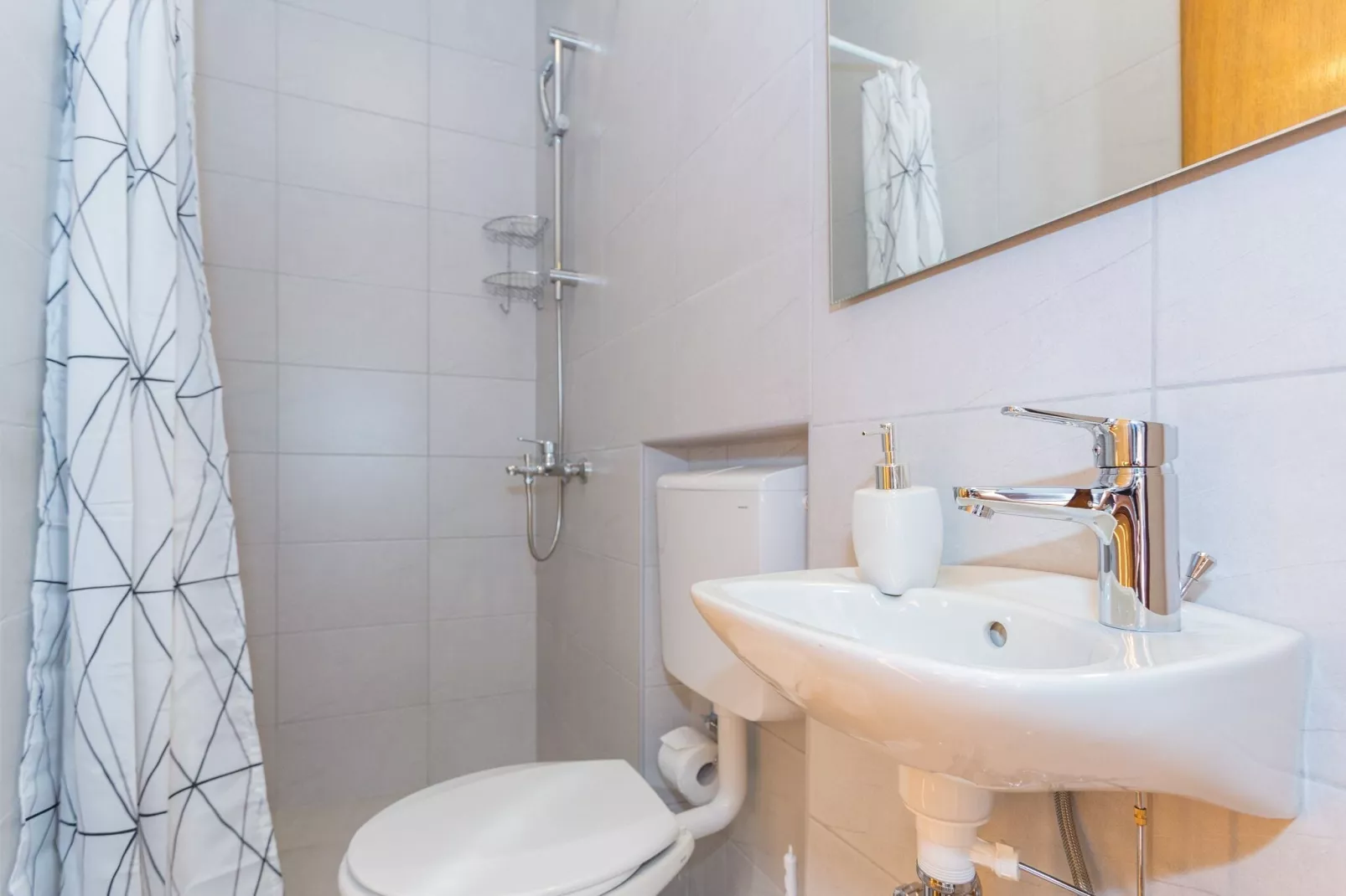 Apartments Oleander Sea View - Three Bedroom Apartment with Terrace and Sea View (Veliki)-Bathroom
