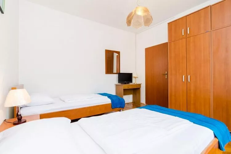 Apartments Peco - Three Bedroom Apartment with Balcony and Sea View-Chambre