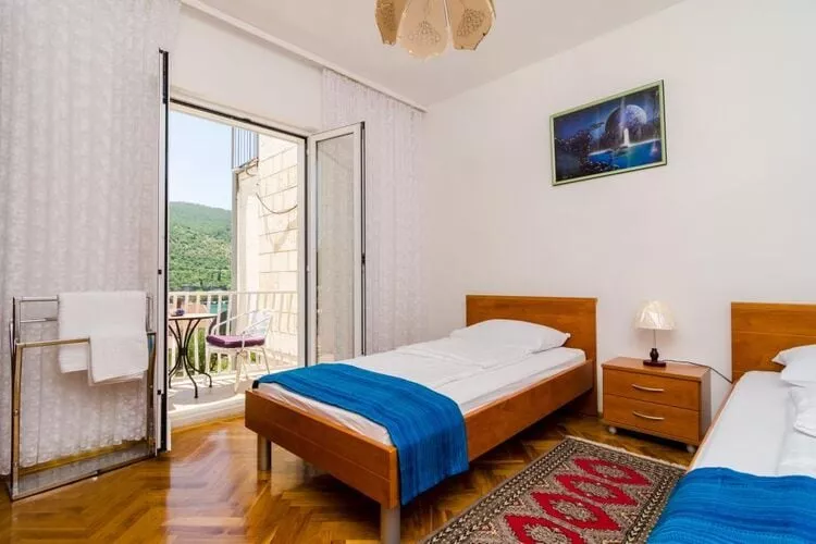 Apartments Peco - Three Bedroom Apartment with Balcony and Sea View-Chambre