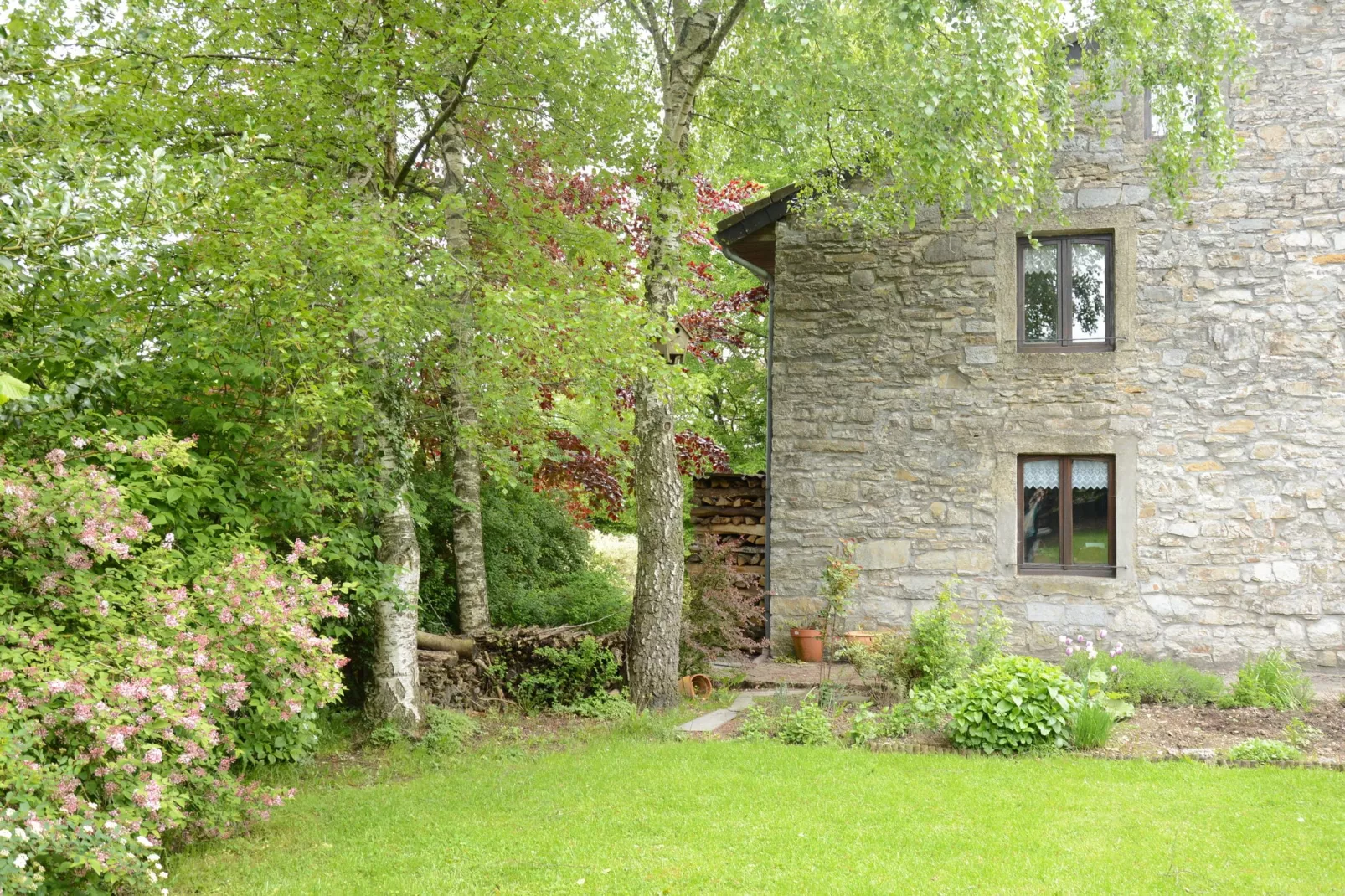 Le Clos St Isidore-Außenbereich Sommer