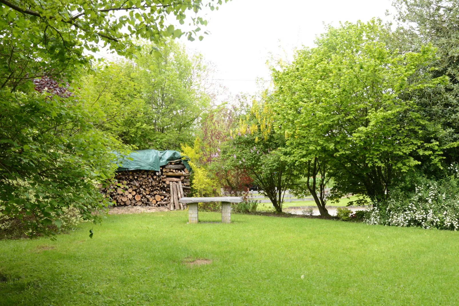 Le Clos St Isidore-Gärten Sommer
