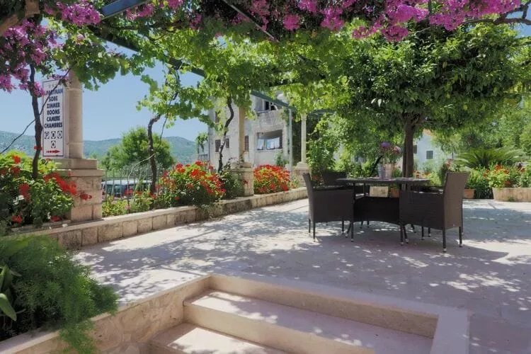 Apartments & Room Eva Slano - Double Room with Balcony and Sea View (Kamara)-Terrasse