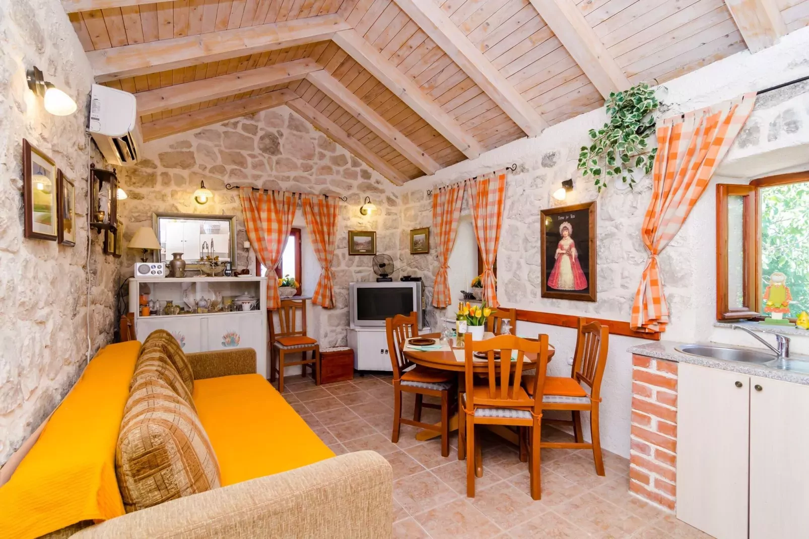 Holiday Home Kamenice - One Bedroom Holiday Home with Terrace-Wohnzimmer