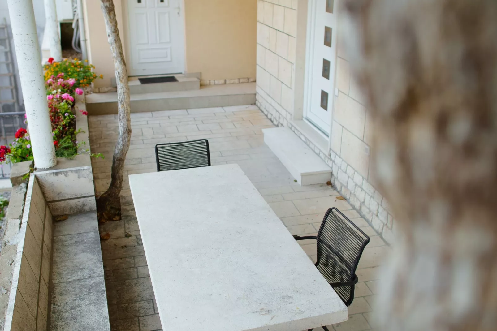 Serious Job Apartment - One Bedroom Apartment with Shared Terrace (veći)-Außenbereich