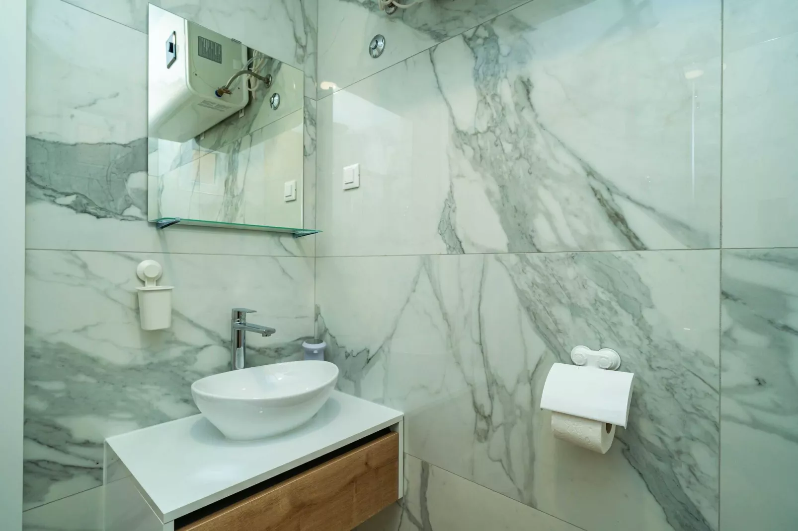 Apartment & Rooms Papa - Superior Double or Twin Room with Balcony and Partial Sea View (Soba 1)-Bathroom