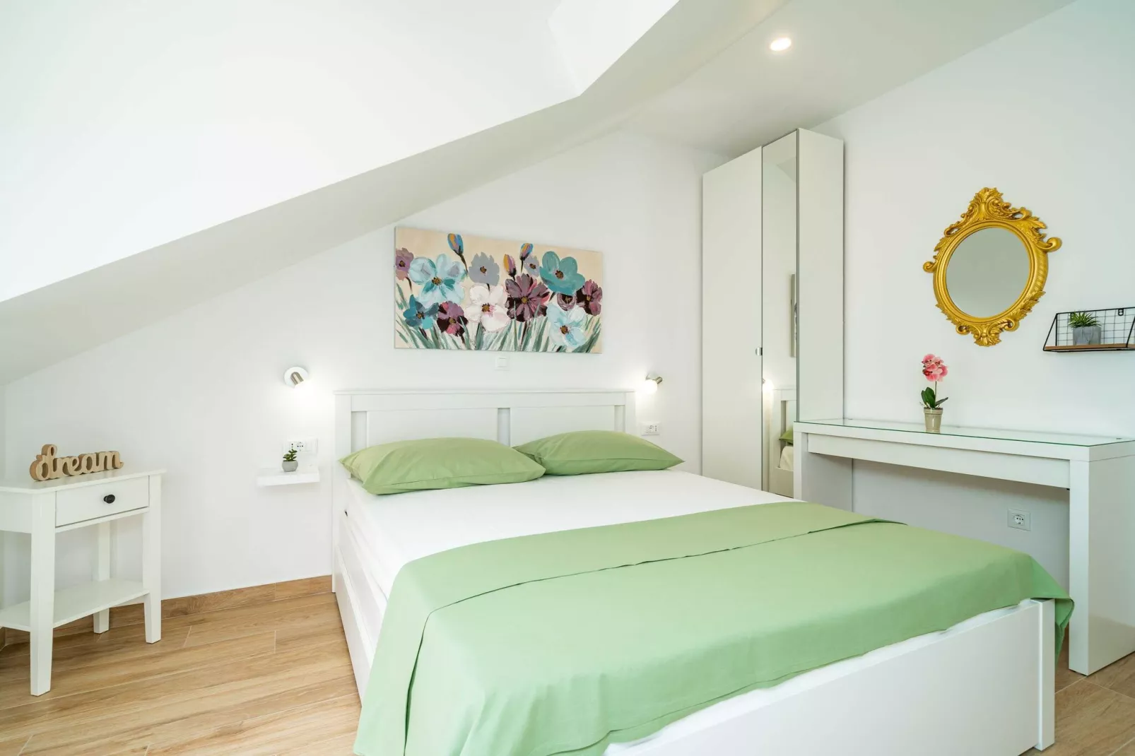 Apartment & Rooms Papa - Premium Double or Twin Room with Balcony and Partial Sea View (Soba 2)-Bedroom